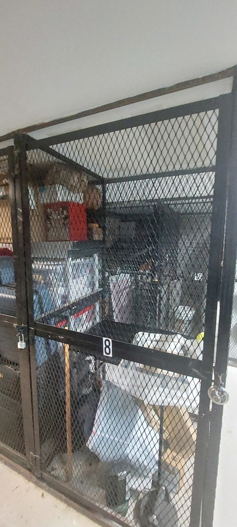 663 W Barry Avenue Unit: 2A