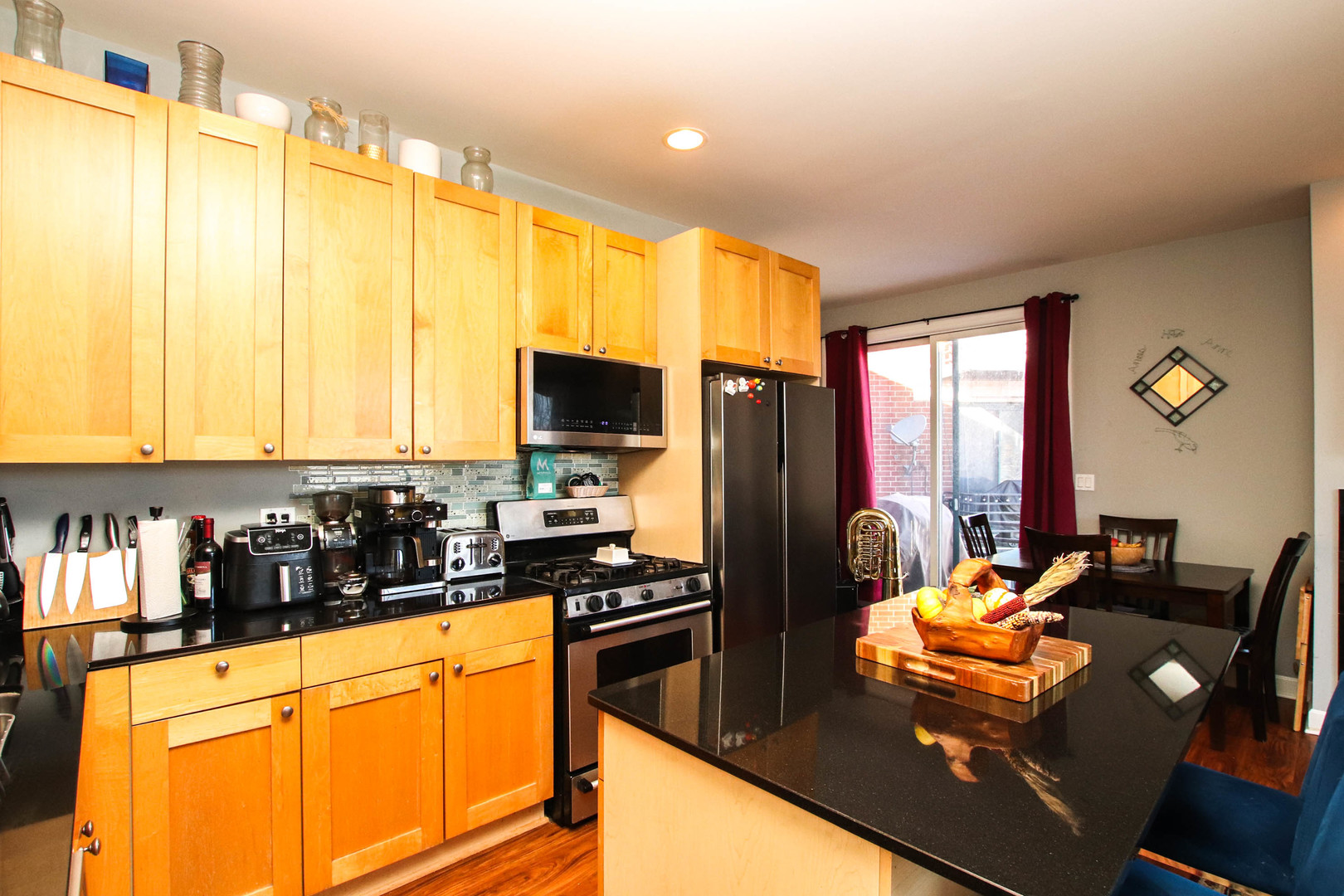 838 N Racine Avenue Unit: 302