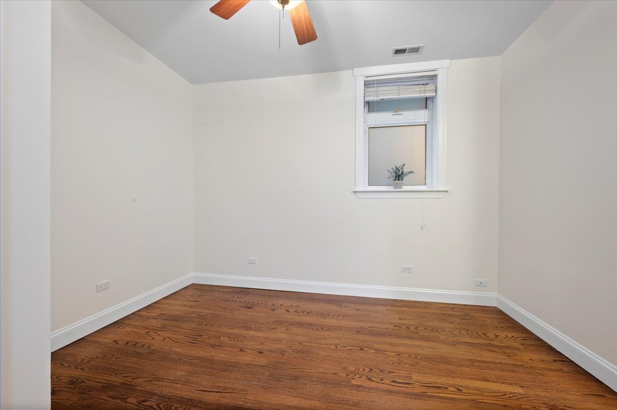 3212 N RAVENSWOOD Avenue Unit: 1