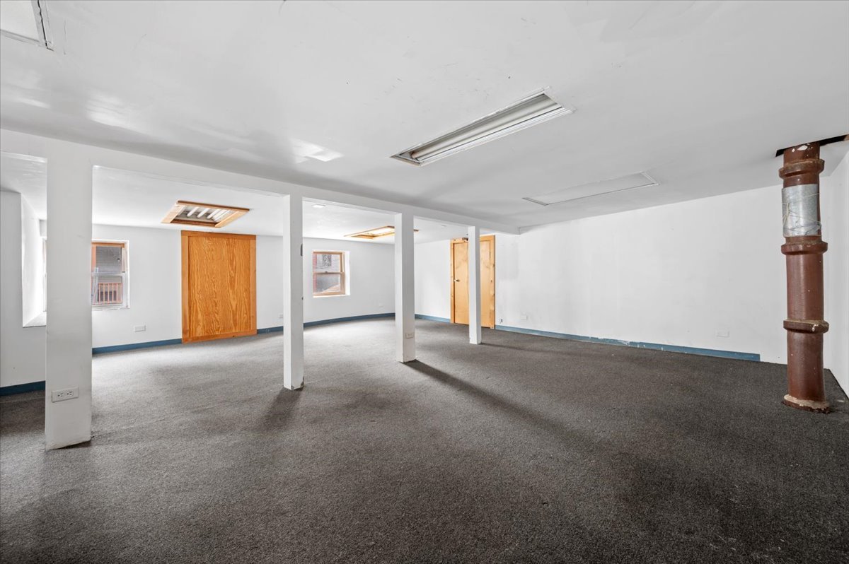 3212 N RAVENSWOOD Avenue Unit: 1