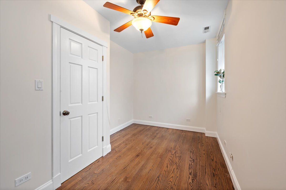 3212 N RAVENSWOOD Avenue Unit: 1