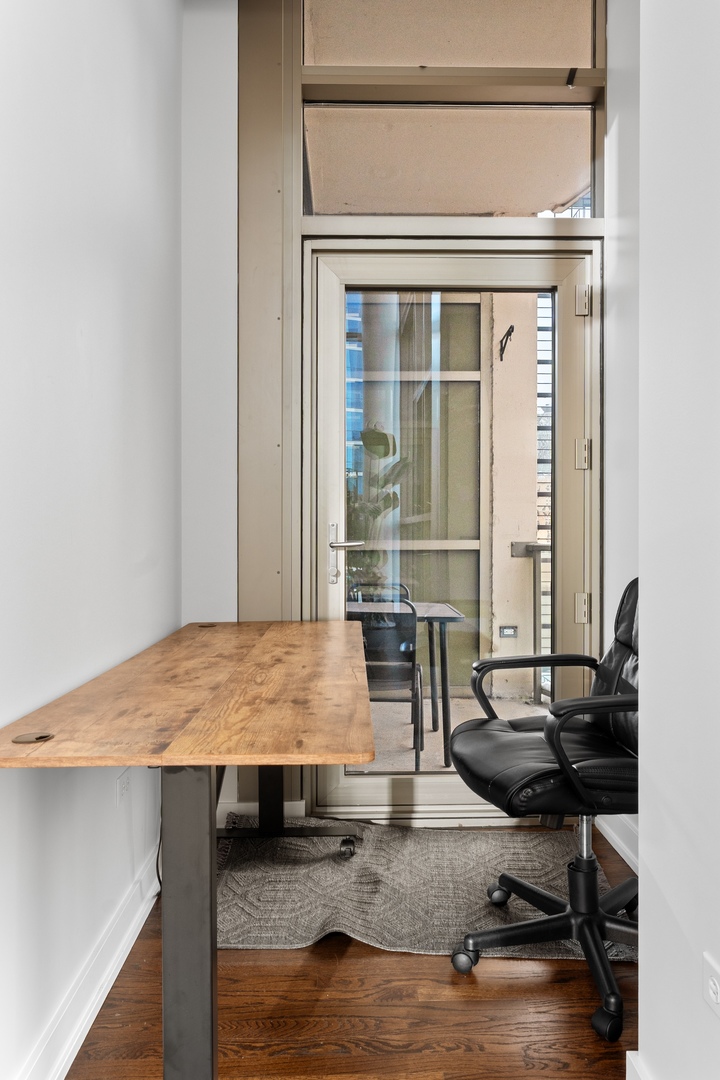 150 W Superior Street Unit: 802