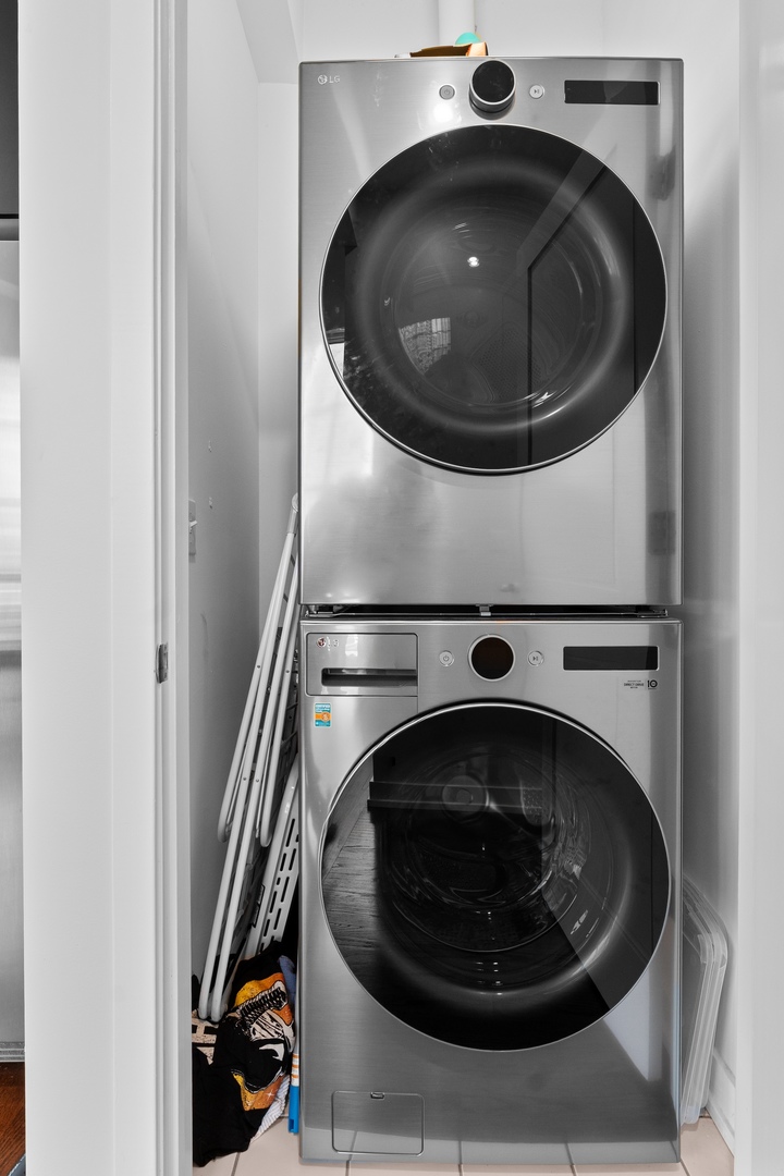 150 W Superior Street Unit: 802