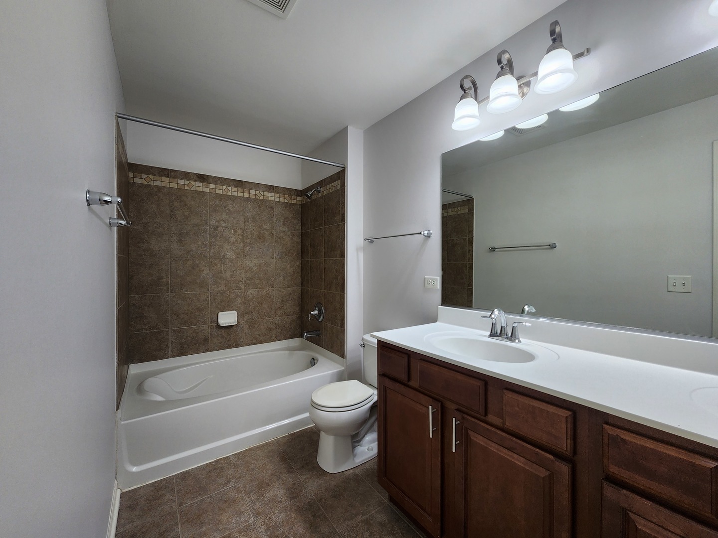 208 W HYDE Street Unit: 0