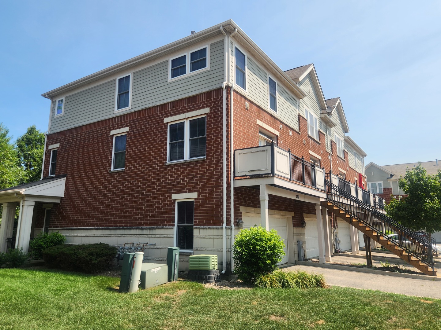 208 W HYDE Street Unit: 0