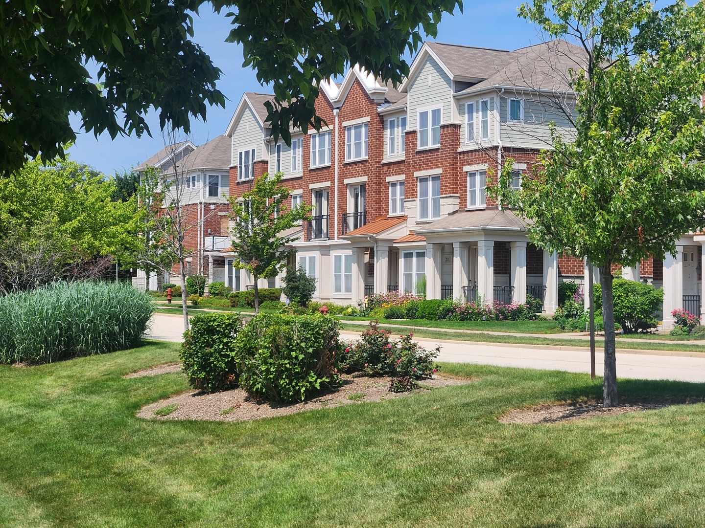 208 W HYDE Street Unit: 0