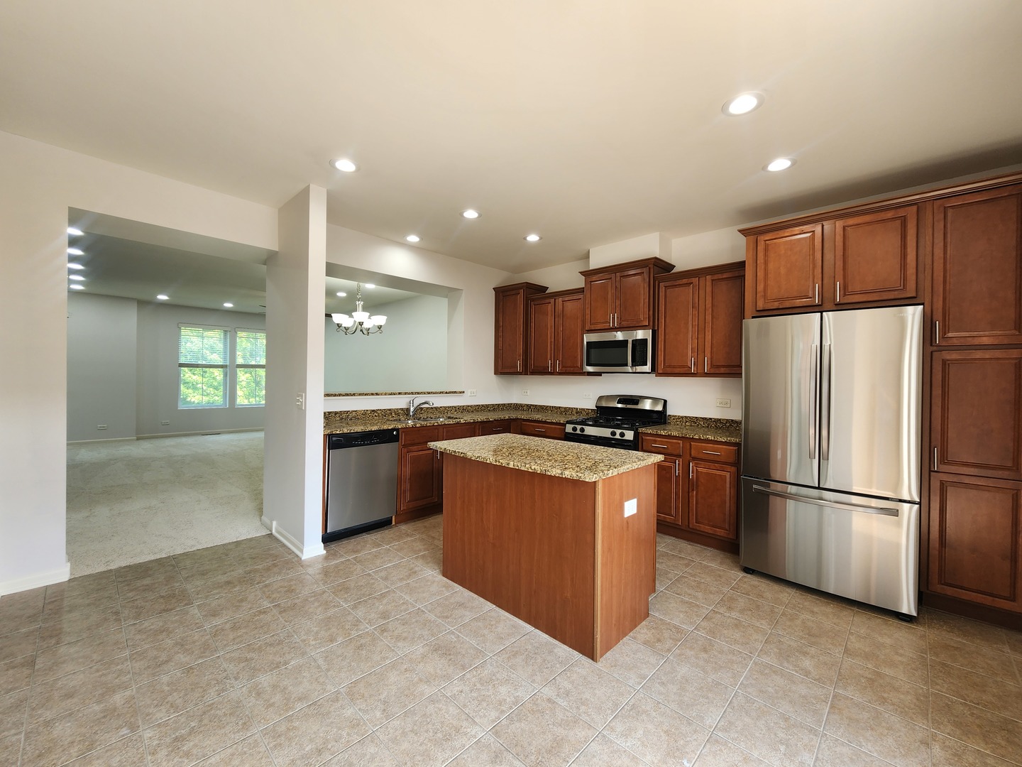 208 W HYDE Street Unit: 0