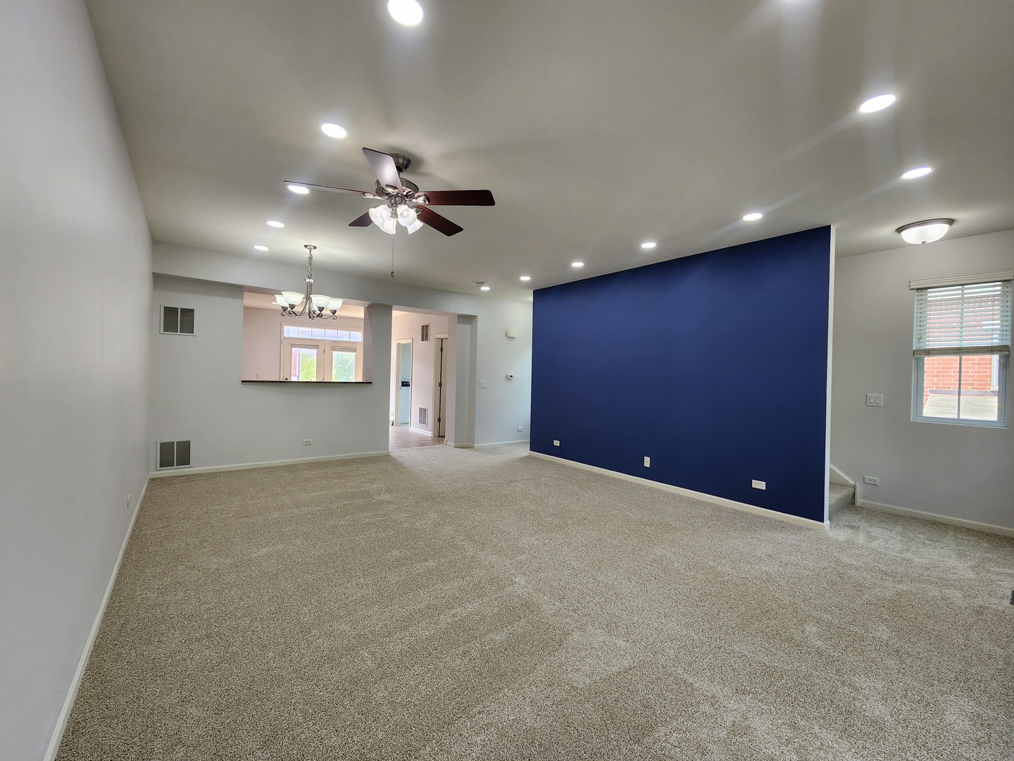 208 W HYDE Street Unit: 0