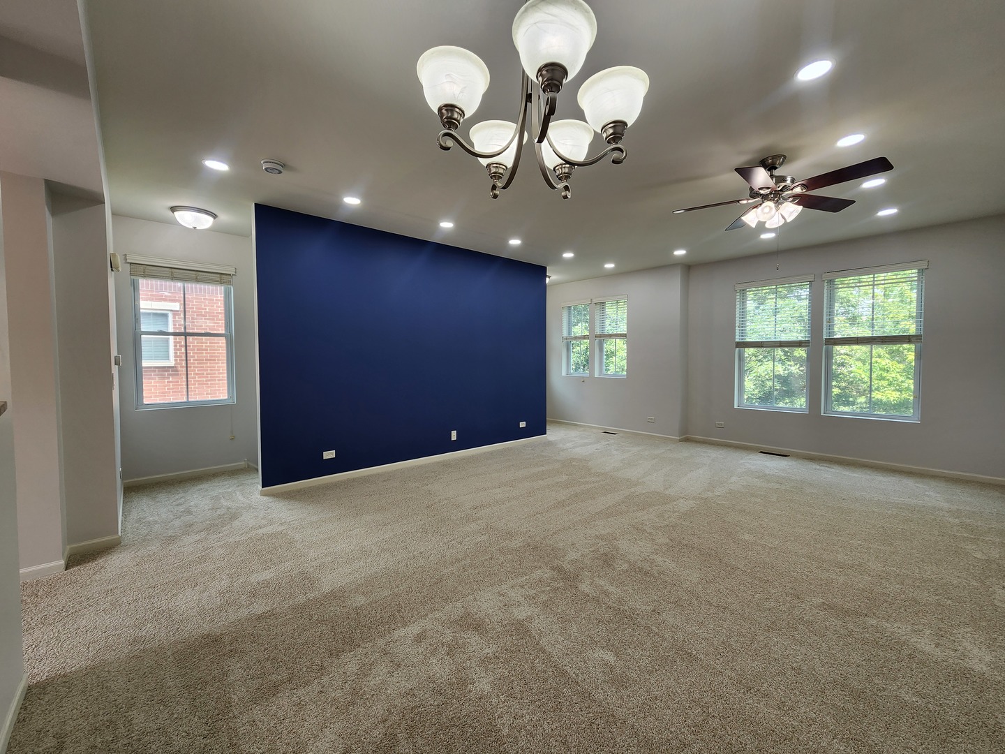 208 W HYDE Street Unit: 0