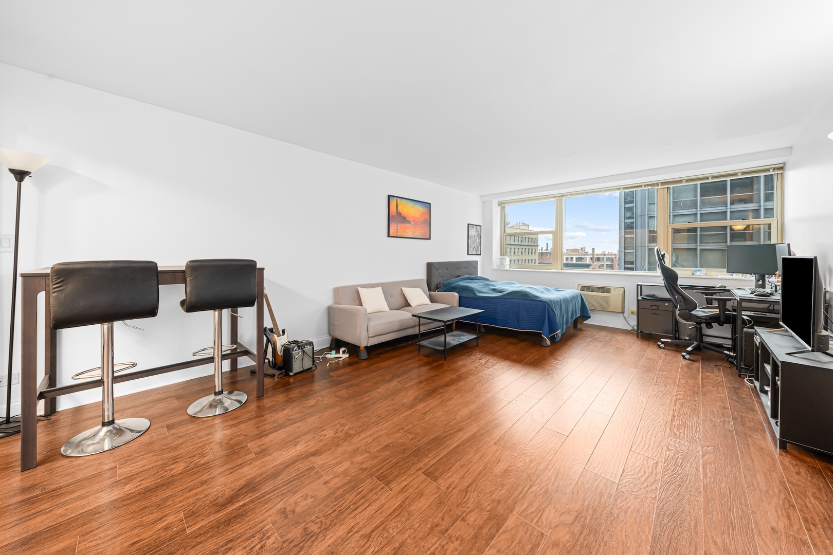 253 E DELAWARE Place Unit: 14D