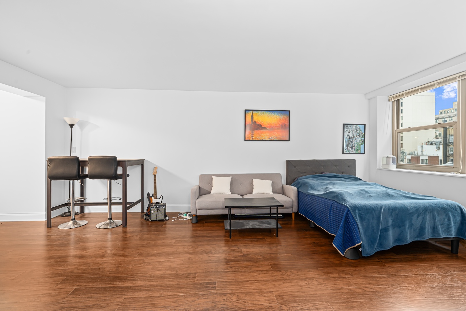 253 E DELAWARE Place Unit: 14D