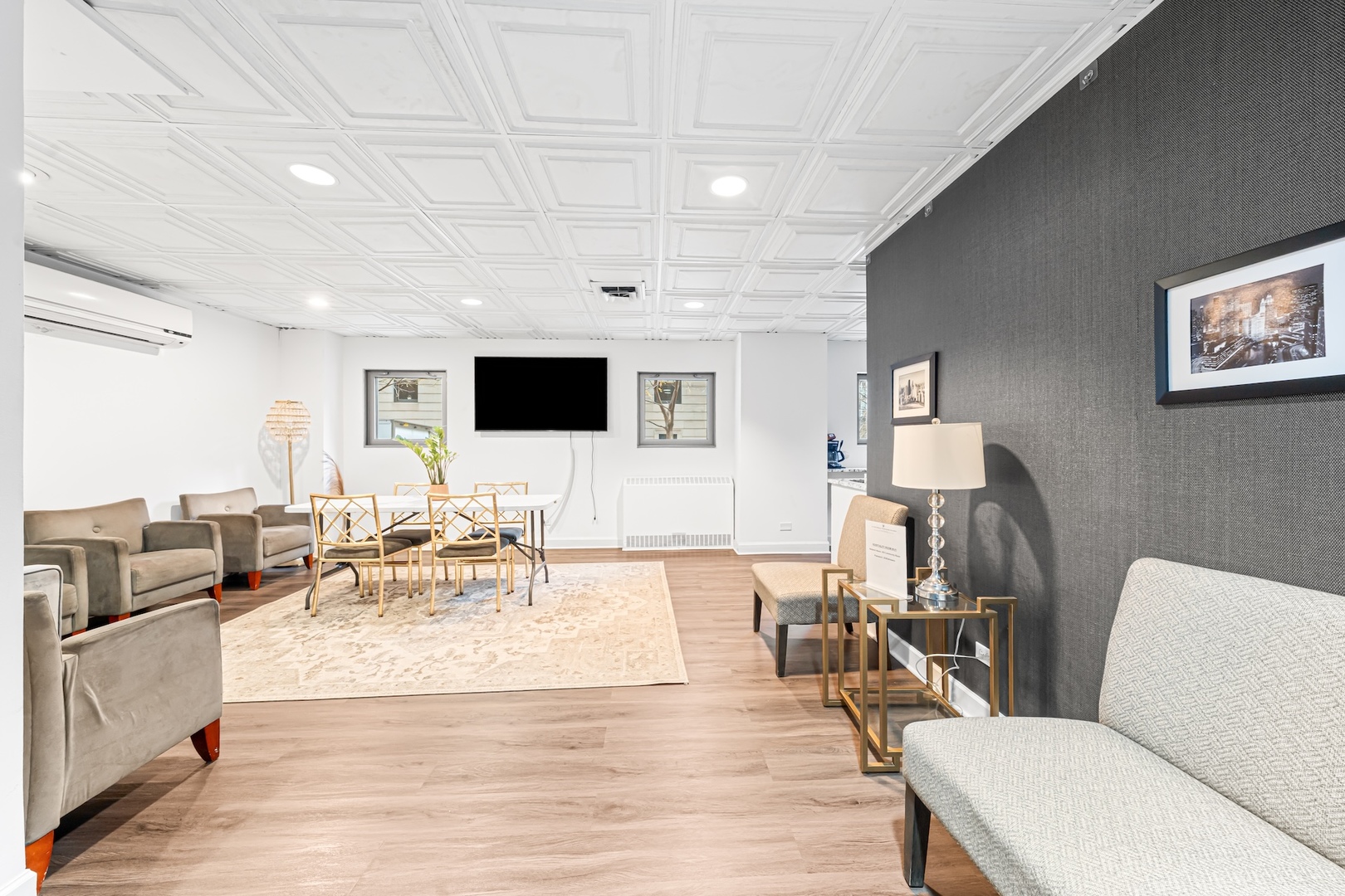 253 E DELAWARE Place Unit: 14D