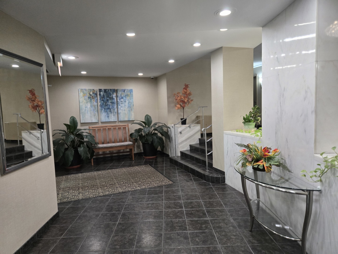 6933 N Kedzie Avenue Unit: 1209
