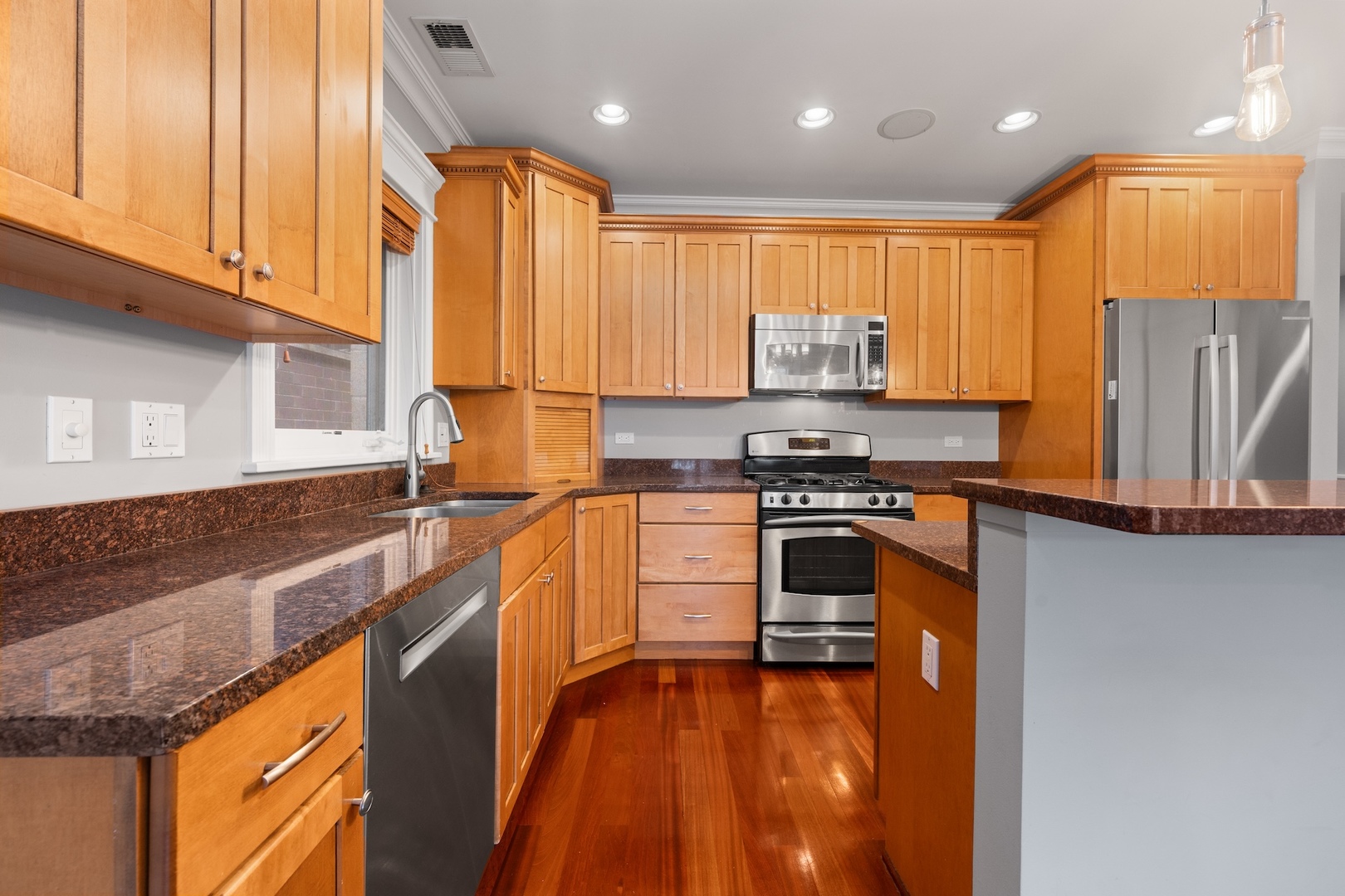 2244 W Belmont Avenue Unit: 3W
