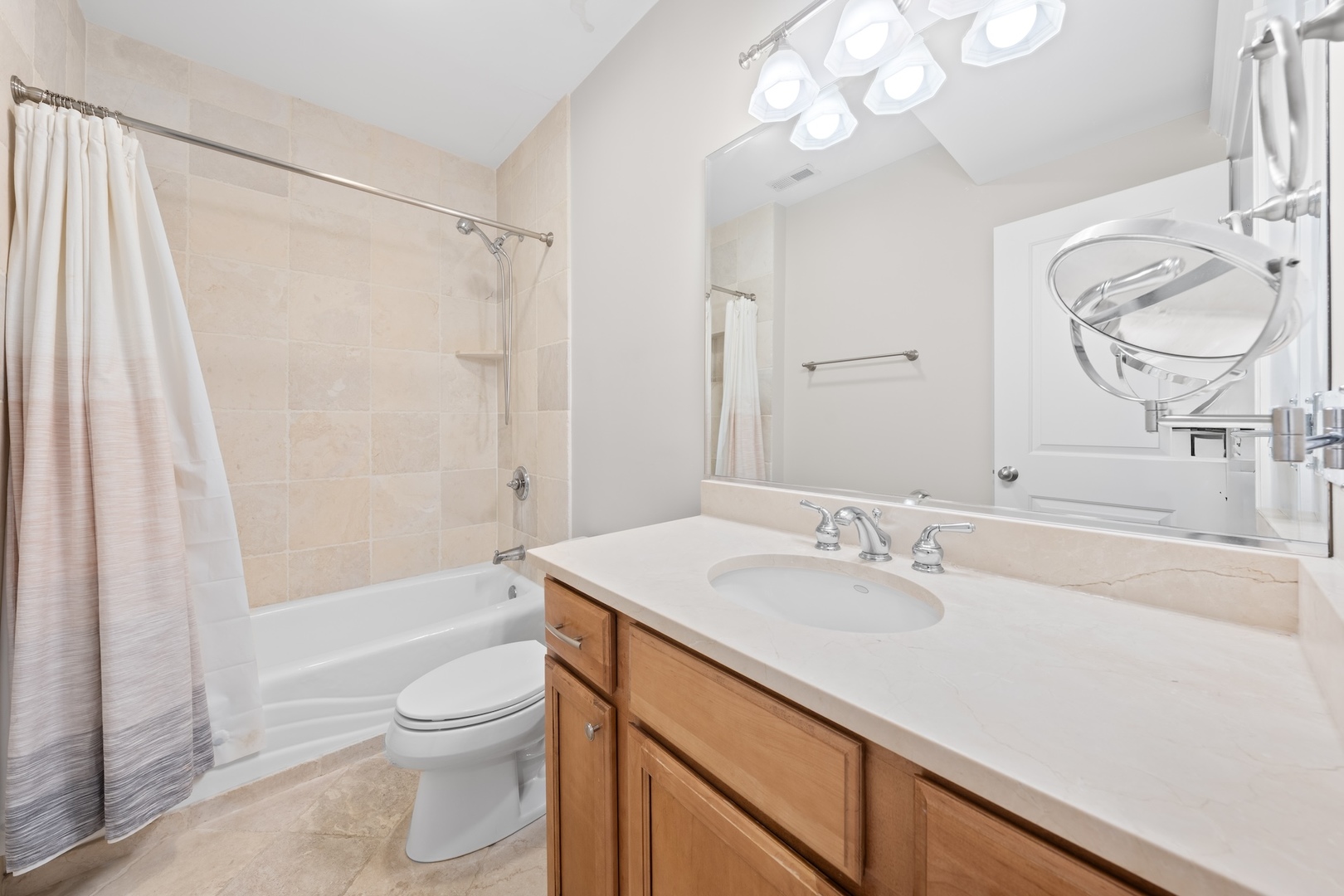 2244 W Belmont Avenue Unit: 3W