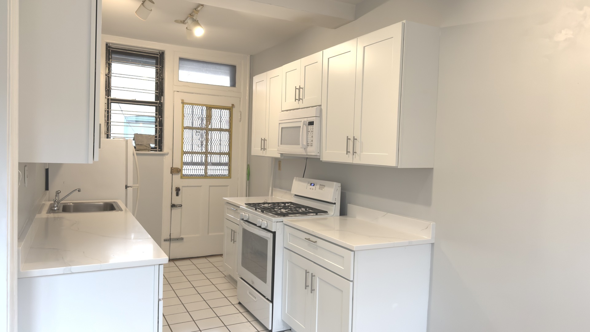 5455 S Ingleside Avenue Unit: 3E