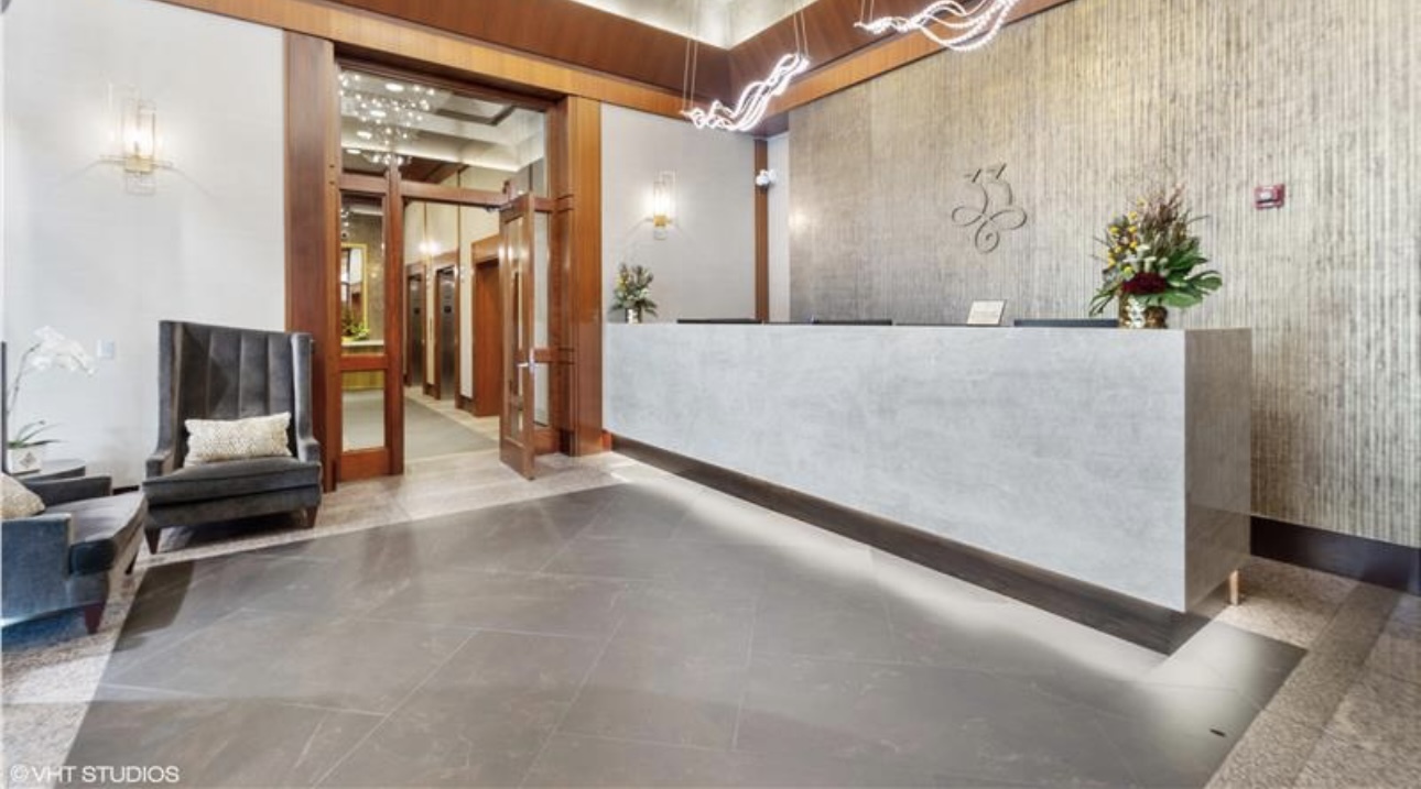 33 W ONTARIO Street Unit: 34EN