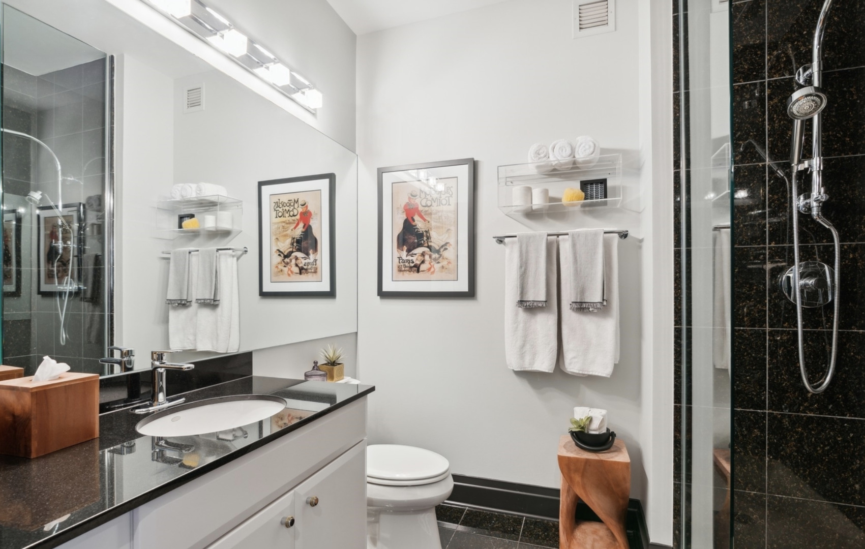 33 W ONTARIO Street Unit: 34EN