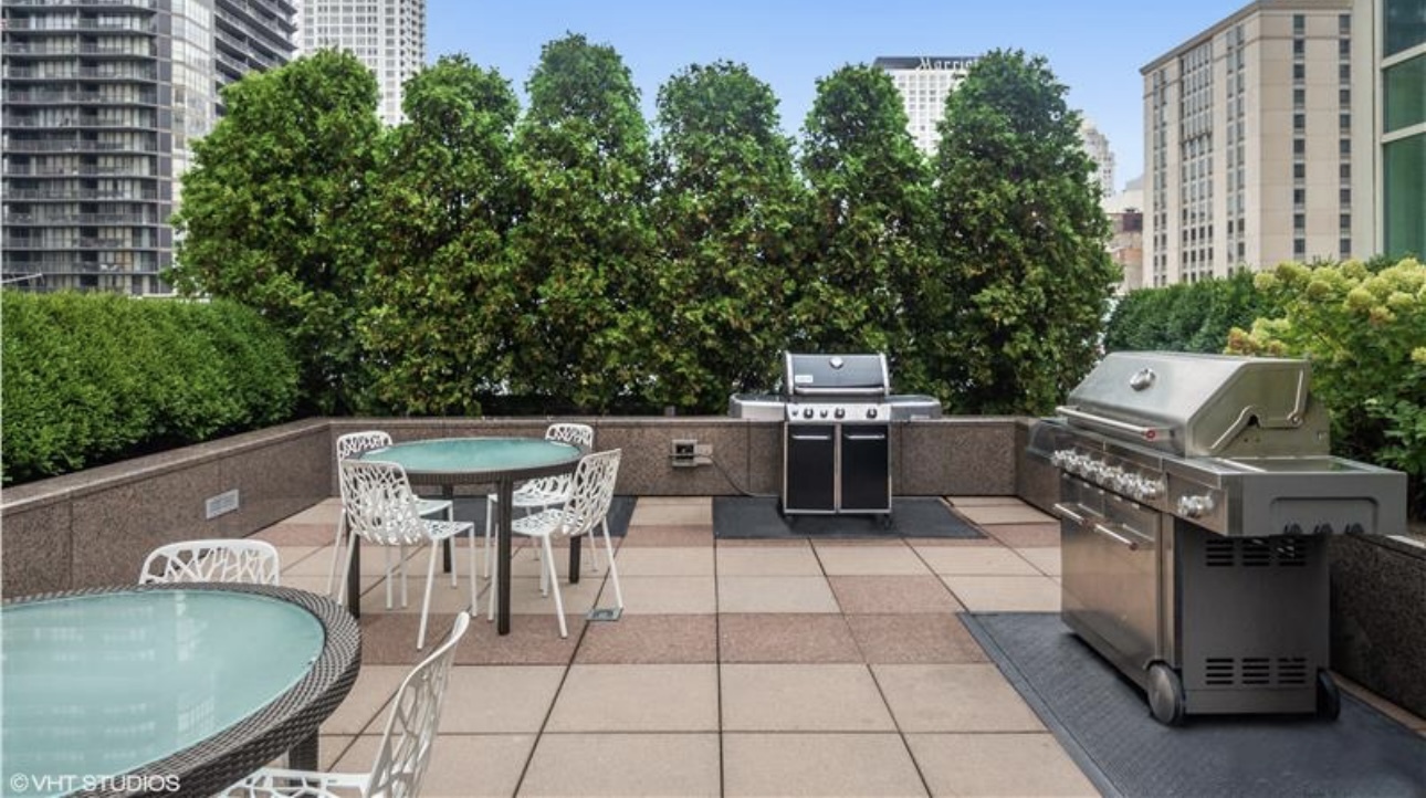 33 W ONTARIO Street Unit: 34EN