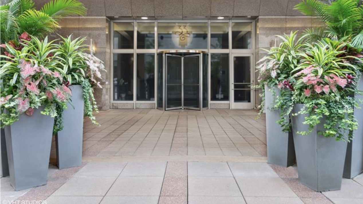 33 W ONTARIO Street Unit: 34EN