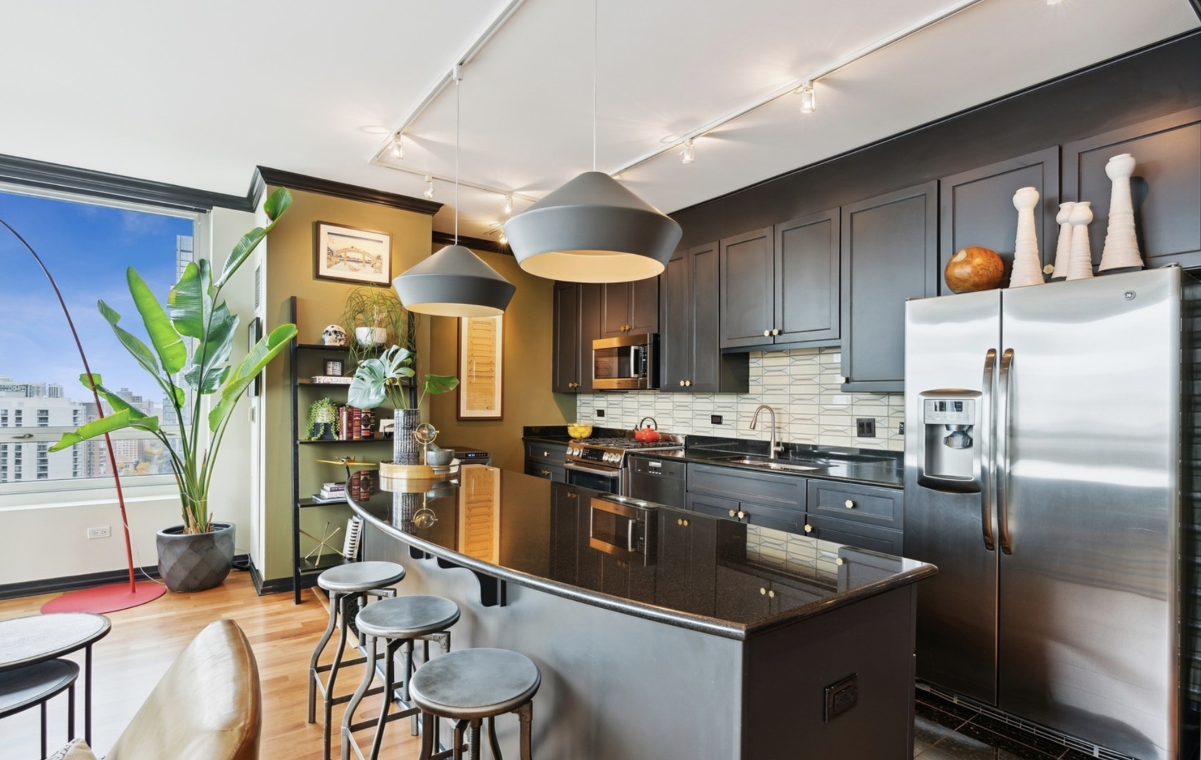 33 W ONTARIO Street Unit: 34EN