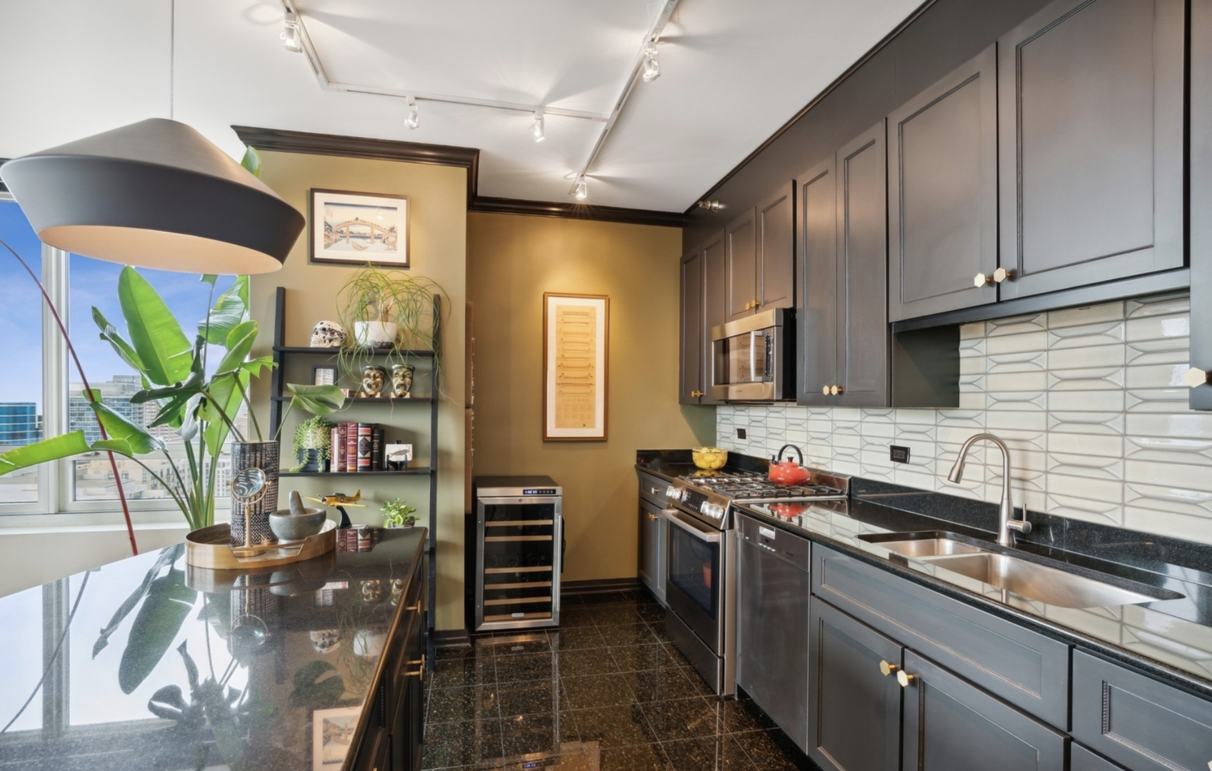 33 W ONTARIO Street Unit: 34EN