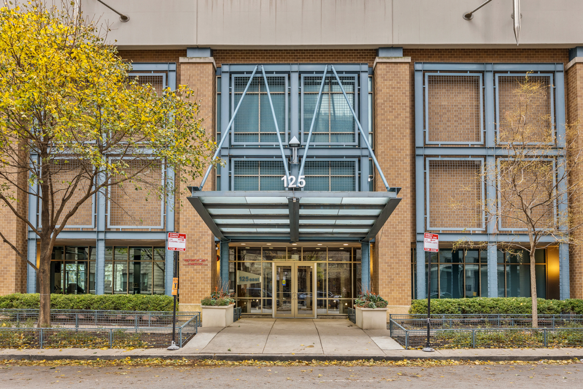 125 E 13TH Street Unit: 1002