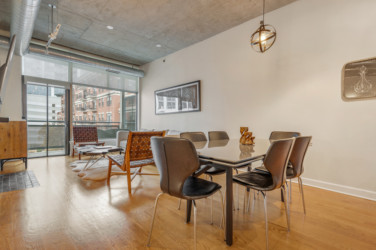 125 E 13TH Street Unit: 1002