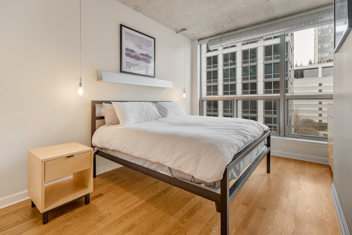 125 E 13TH Street Unit: 1002
