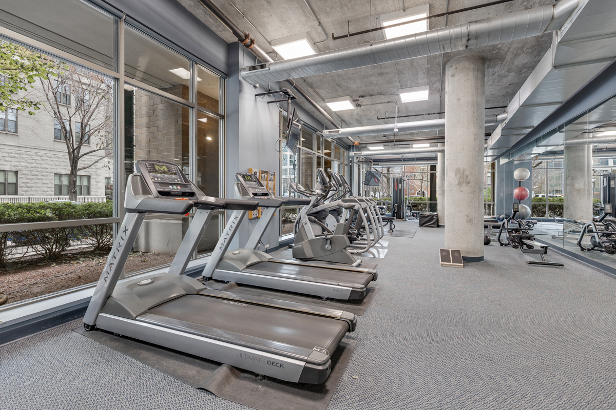 125 E 13TH Street Unit: 1002