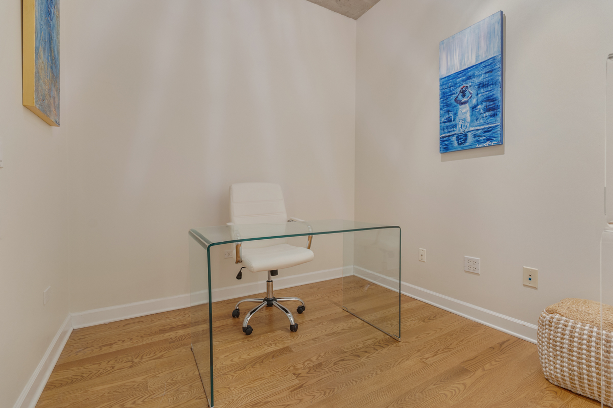 125 E 13TH Street Unit: 1002