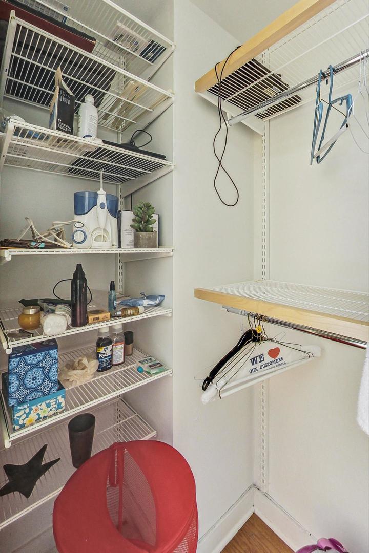 733 W Buckingham Place Unit: 13