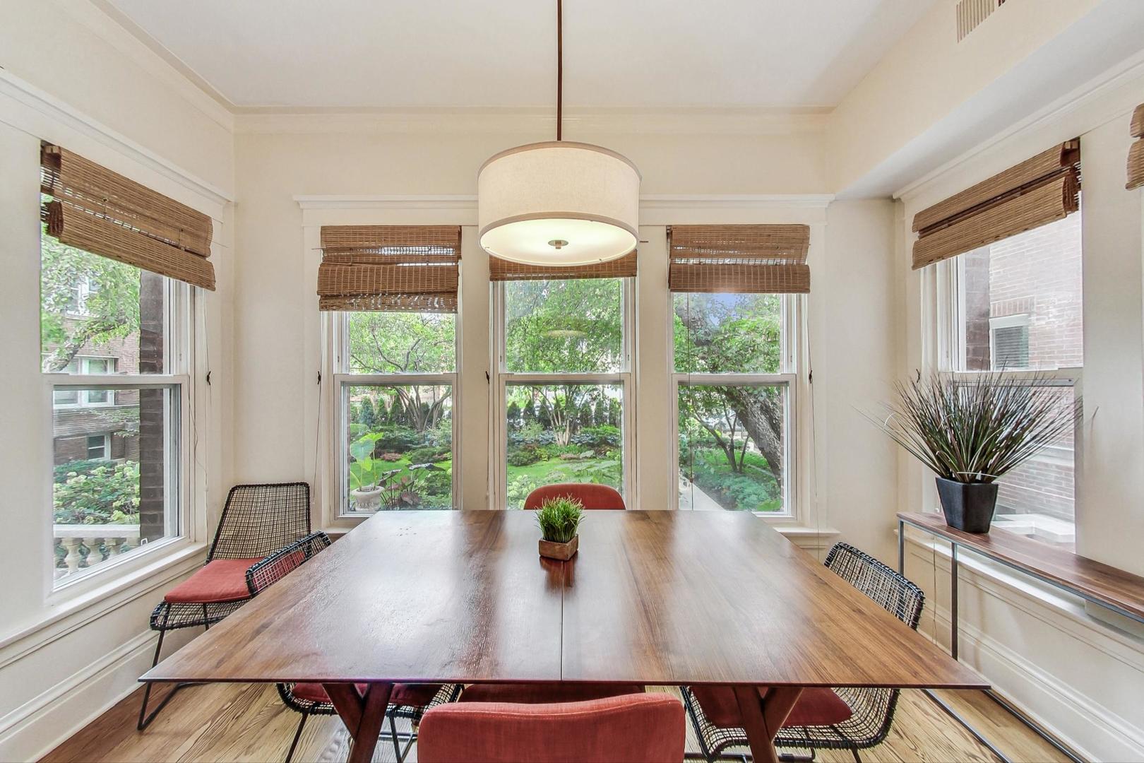 733 W Buckingham Place Unit: 13