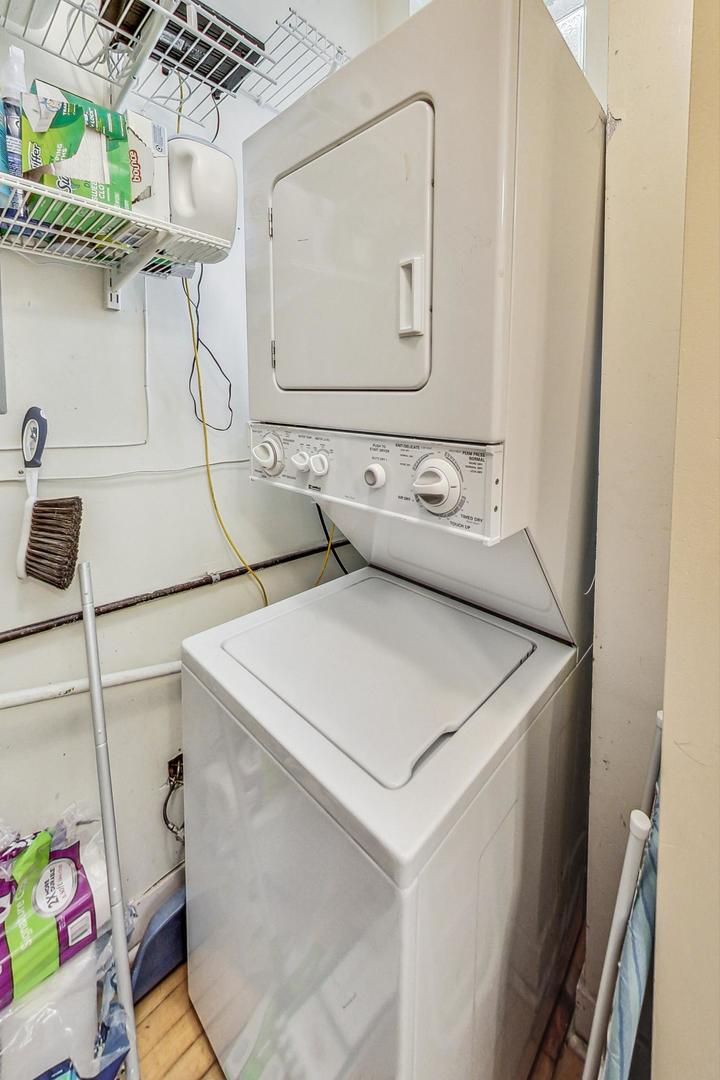 733 W Buckingham Place Unit: 13