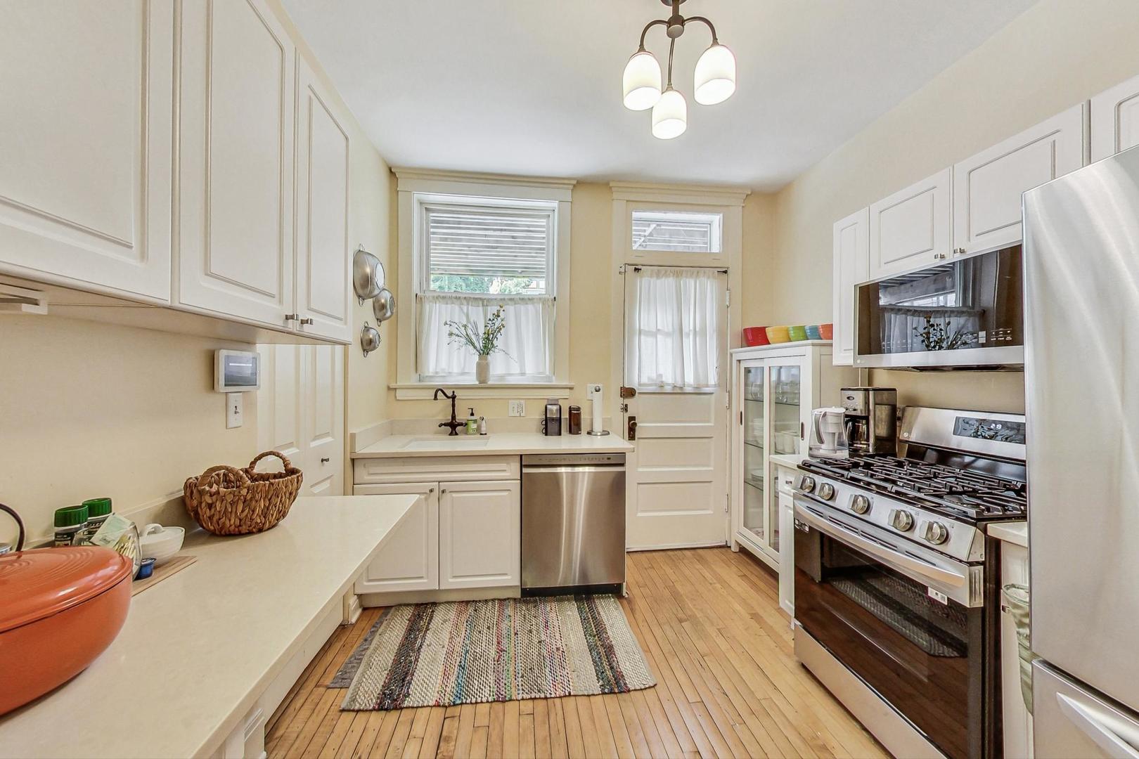 733 W Buckingham Place Unit: 13