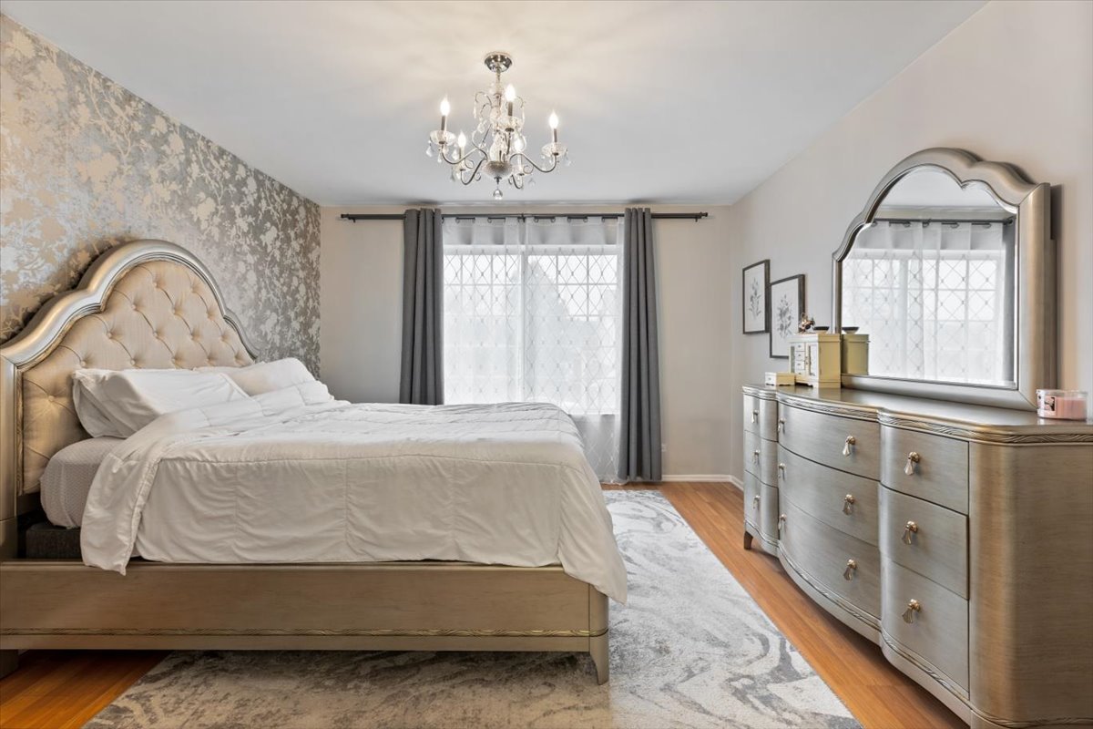 56 W Briarwood Drive