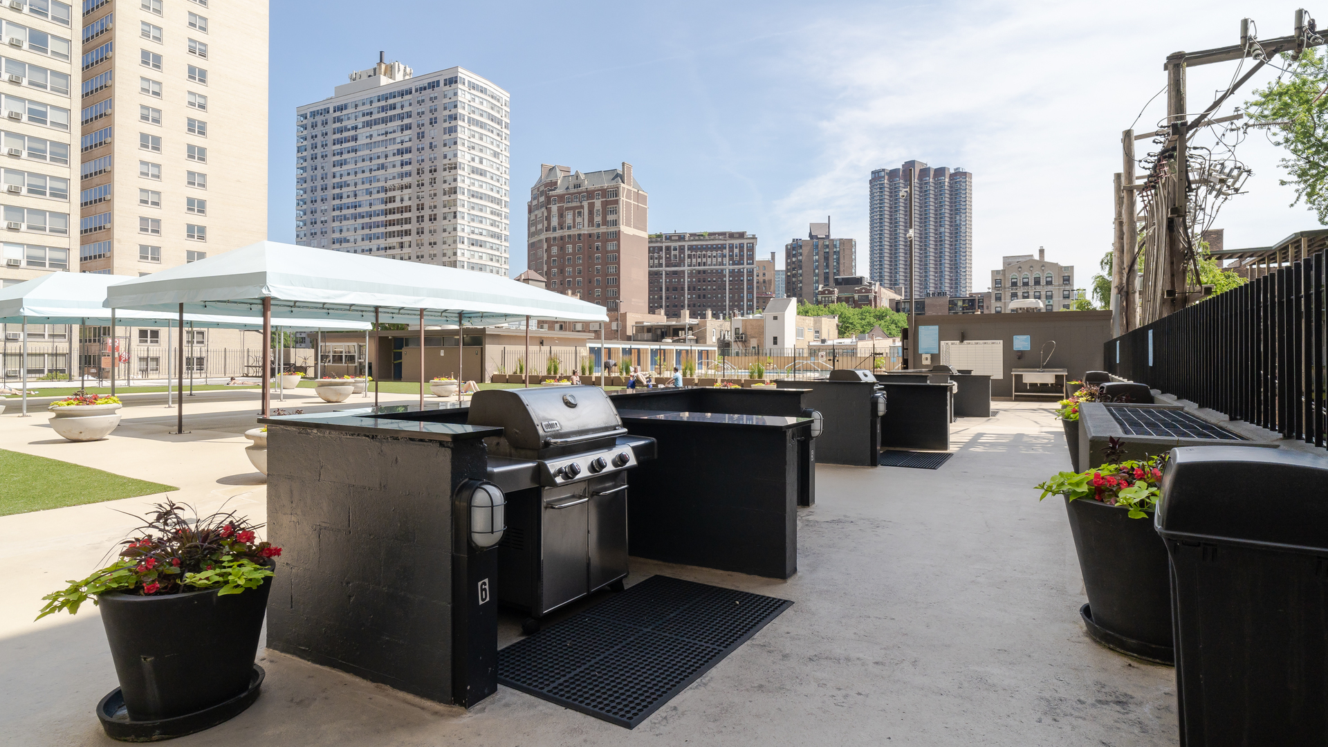 655 W IRVING PARK Road Unit: 5202