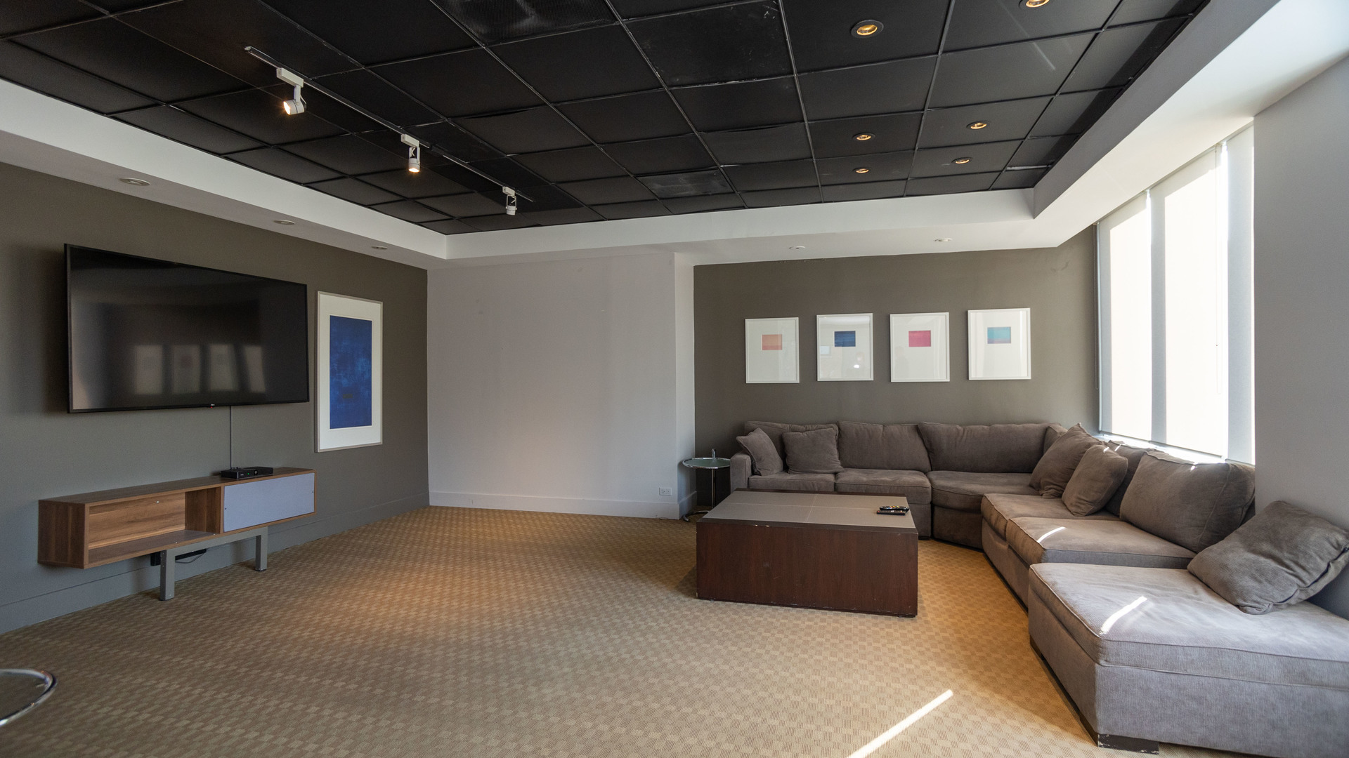 655 W IRVING PARK Road Unit: 5202