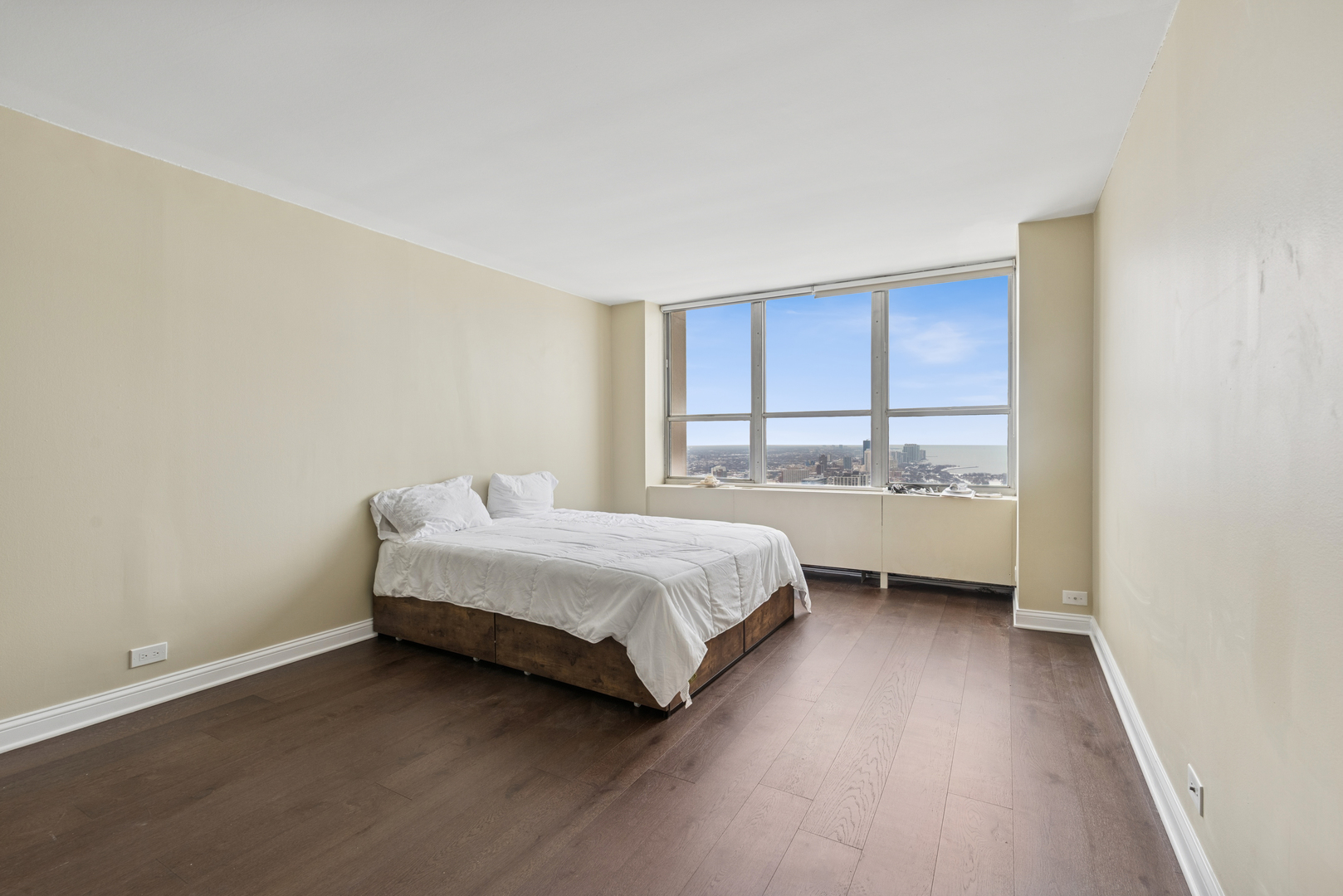 655 W IRVING PARK Road Unit: 5202