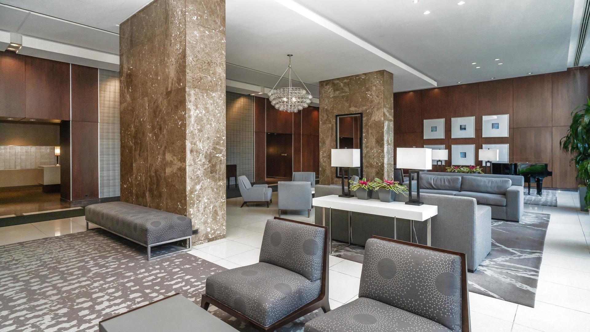 655 W IRVING PARK Road Unit: 5202
