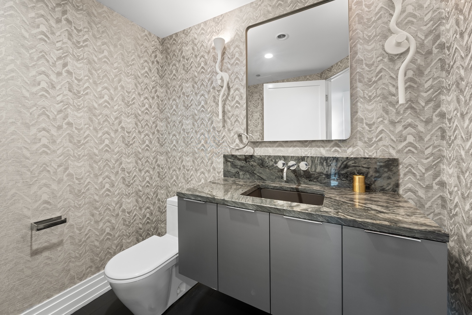 600 N Kingsbury Street Unit: 506