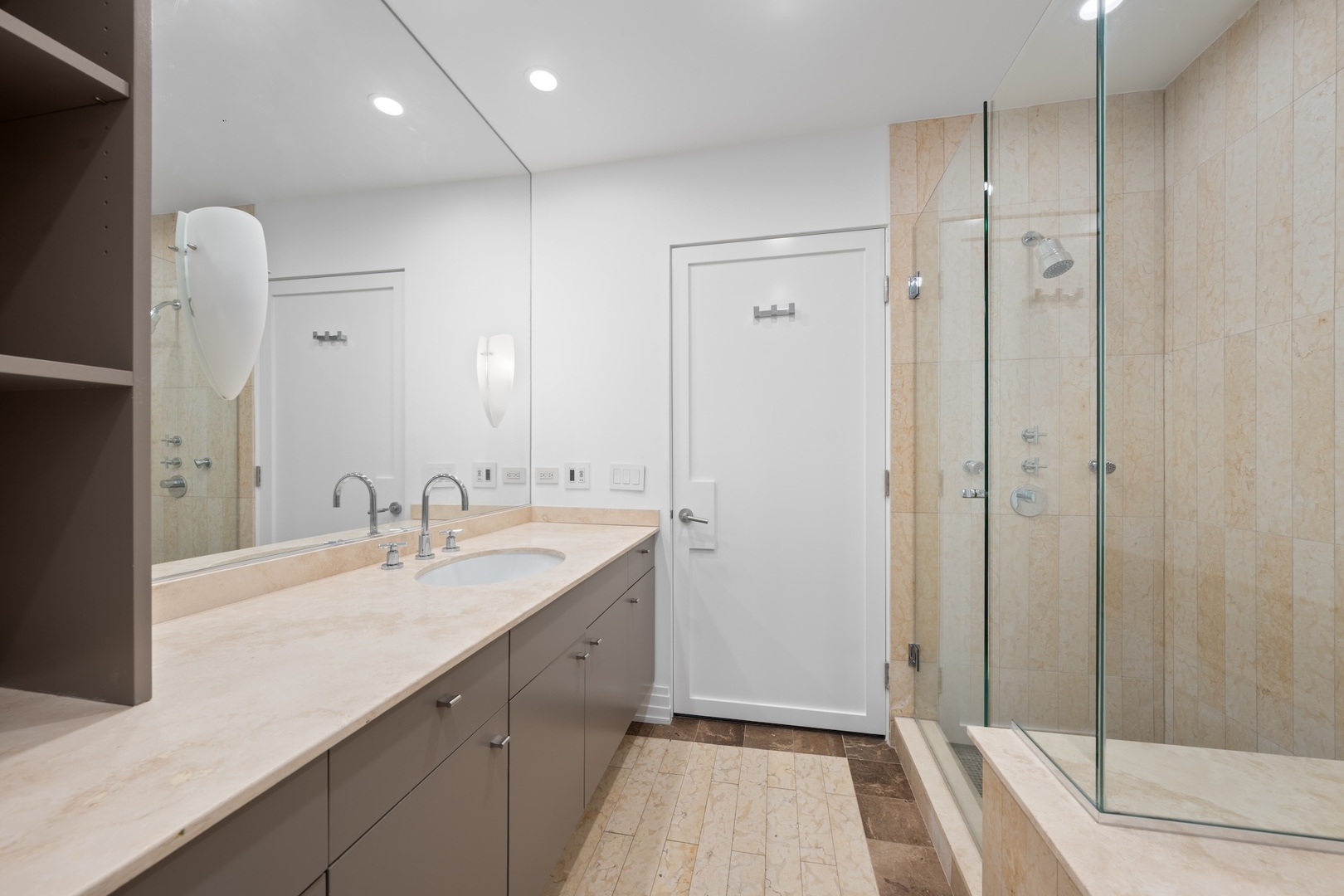 600 N Kingsbury Street Unit: 506