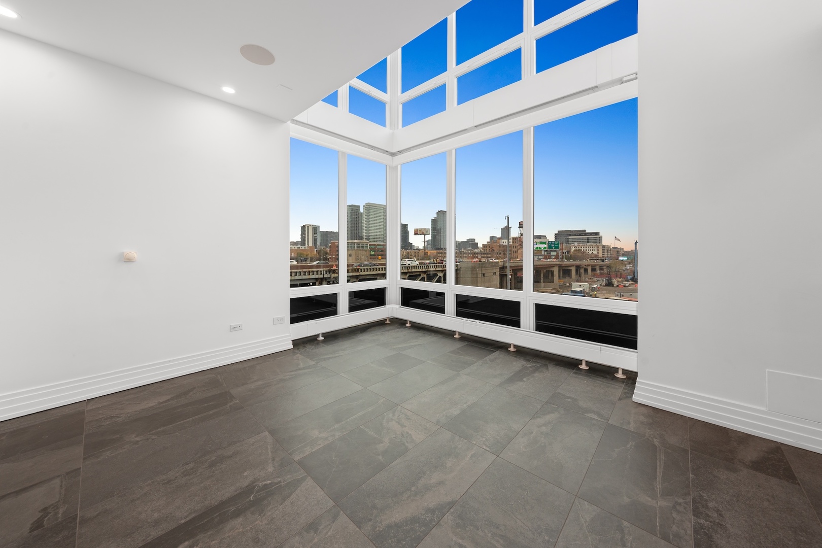 600 N Kingsbury Street Unit: 506