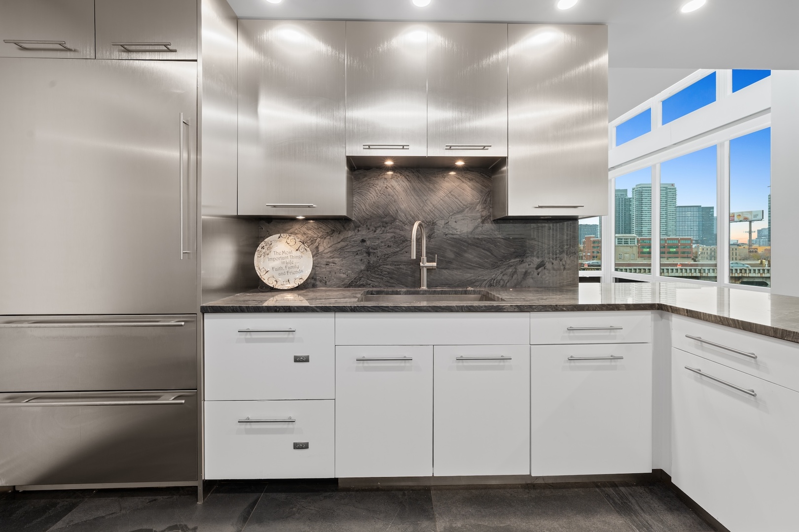 600 N Kingsbury Street Unit: 506