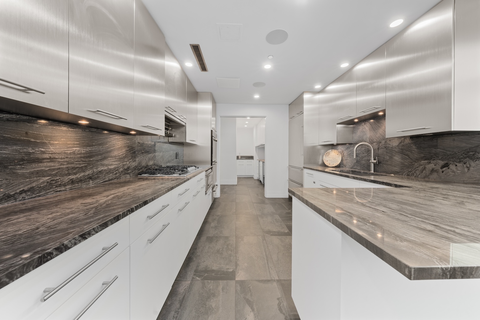 600 N Kingsbury Street Unit: 506