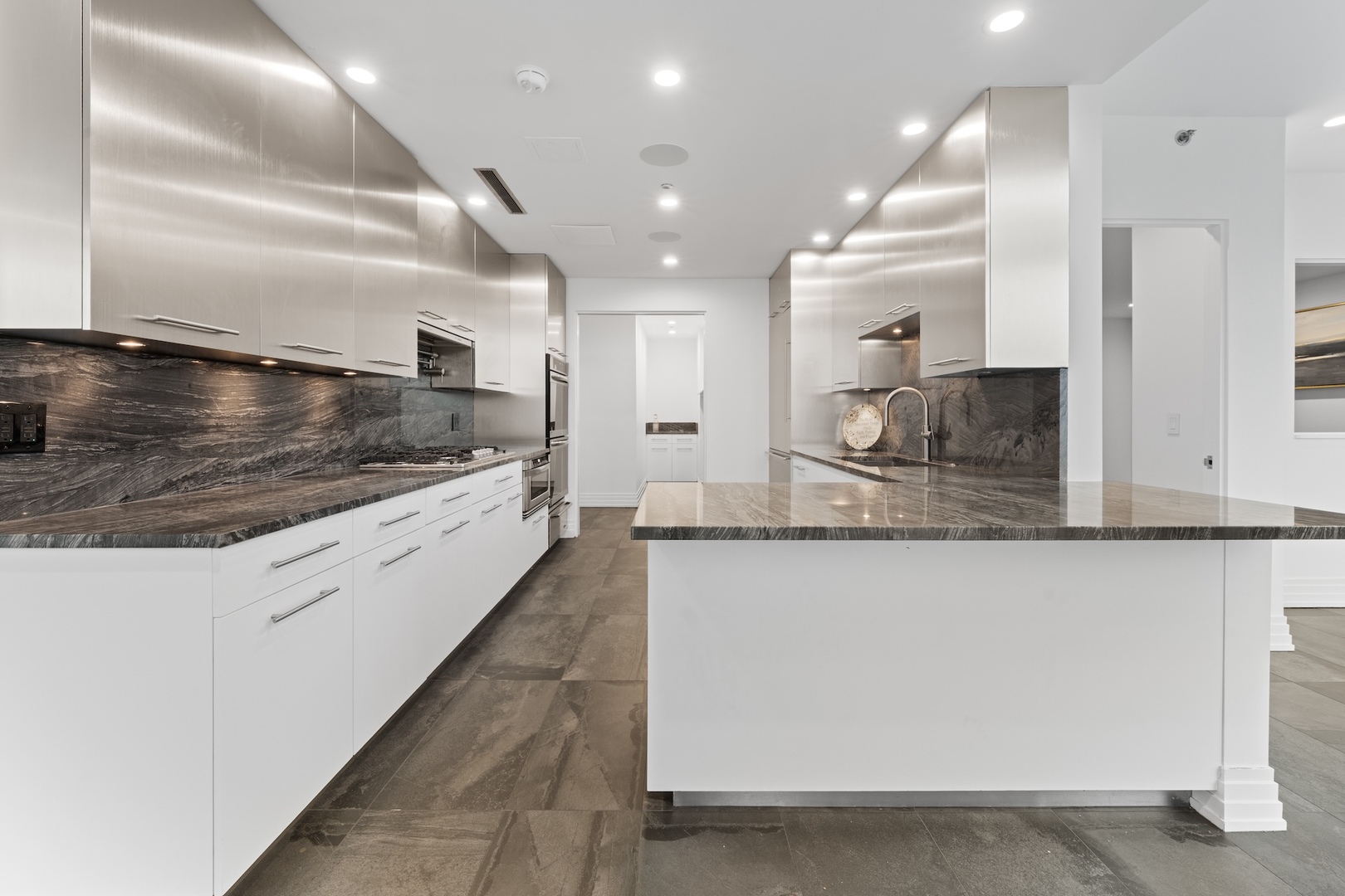 600 N Kingsbury Street Unit: 506