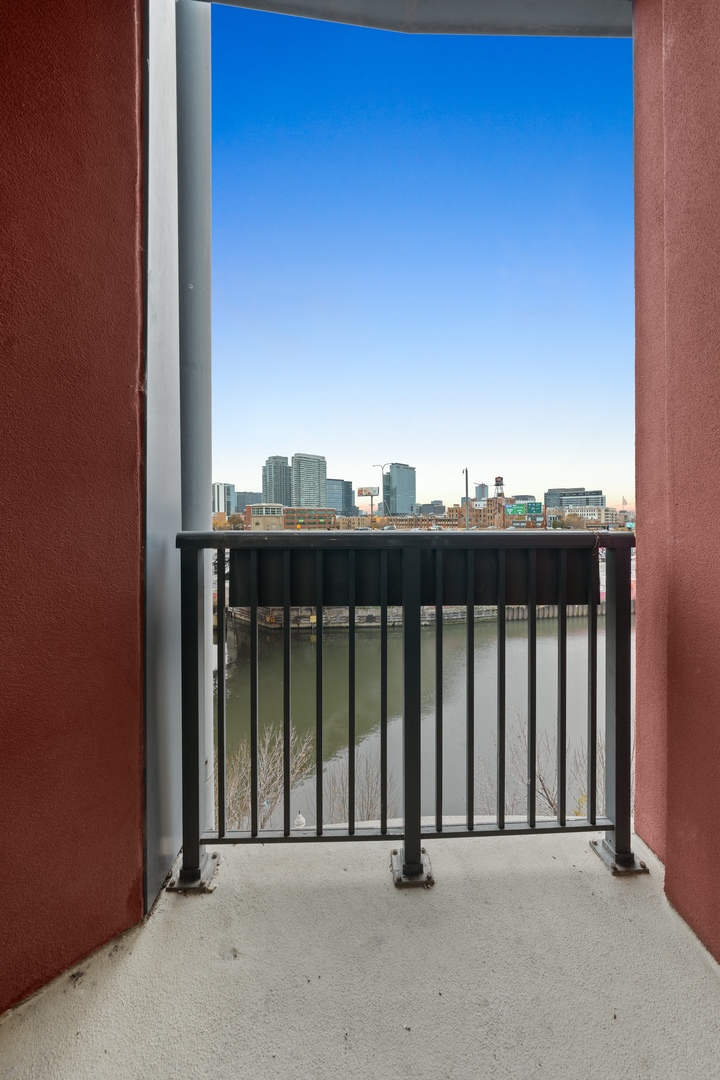 600 N Kingsbury Street Unit: 506