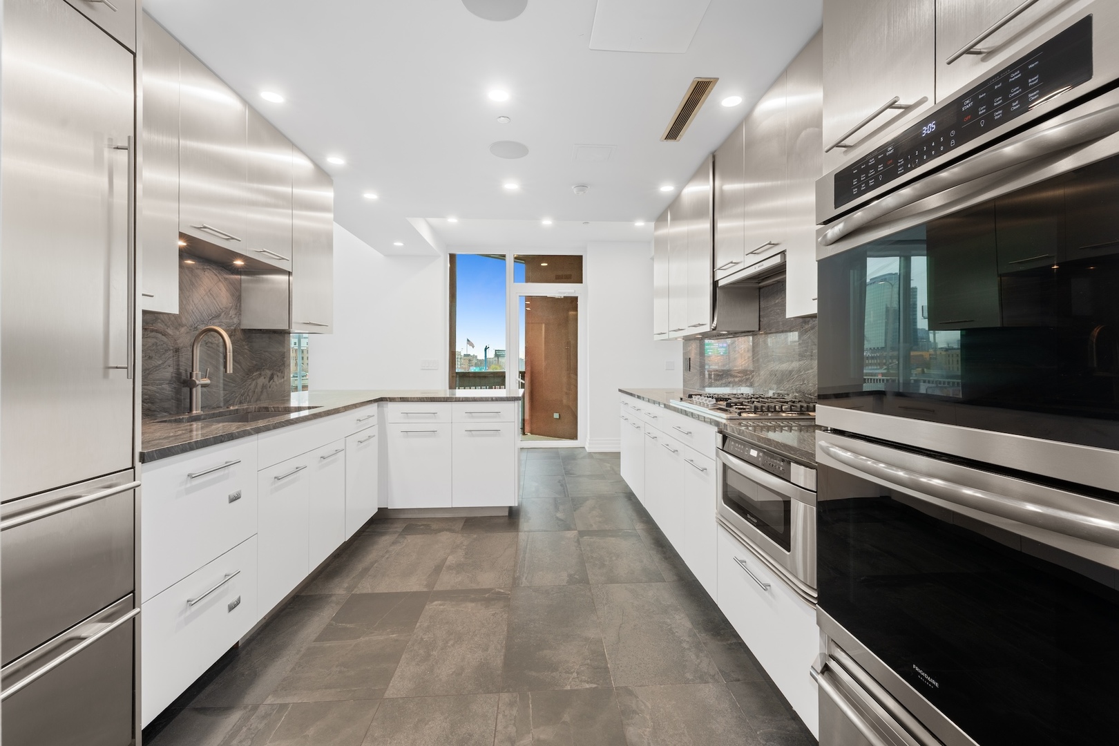 600 N Kingsbury Street Unit: 506