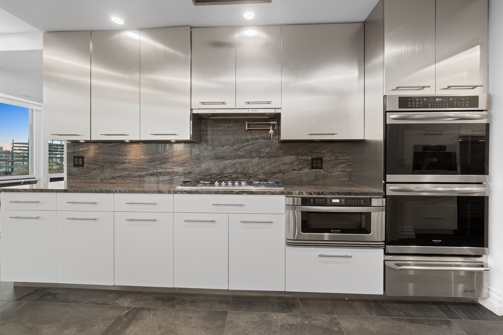 600 N Kingsbury Street Unit: 506