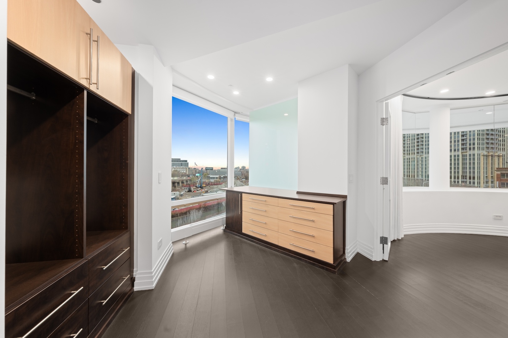 600 N Kingsbury Street Unit: 506